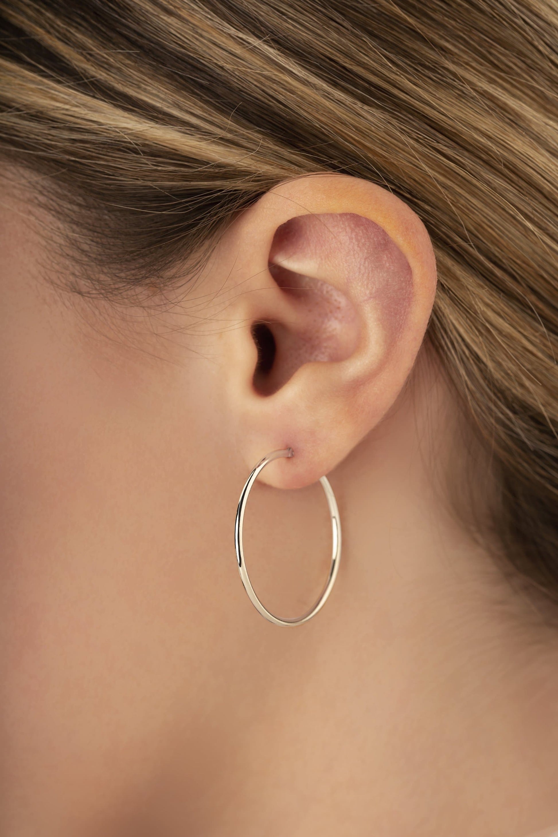 14K White Gold 1.5X30mm S/D Hoop Earrings (5169644175404)