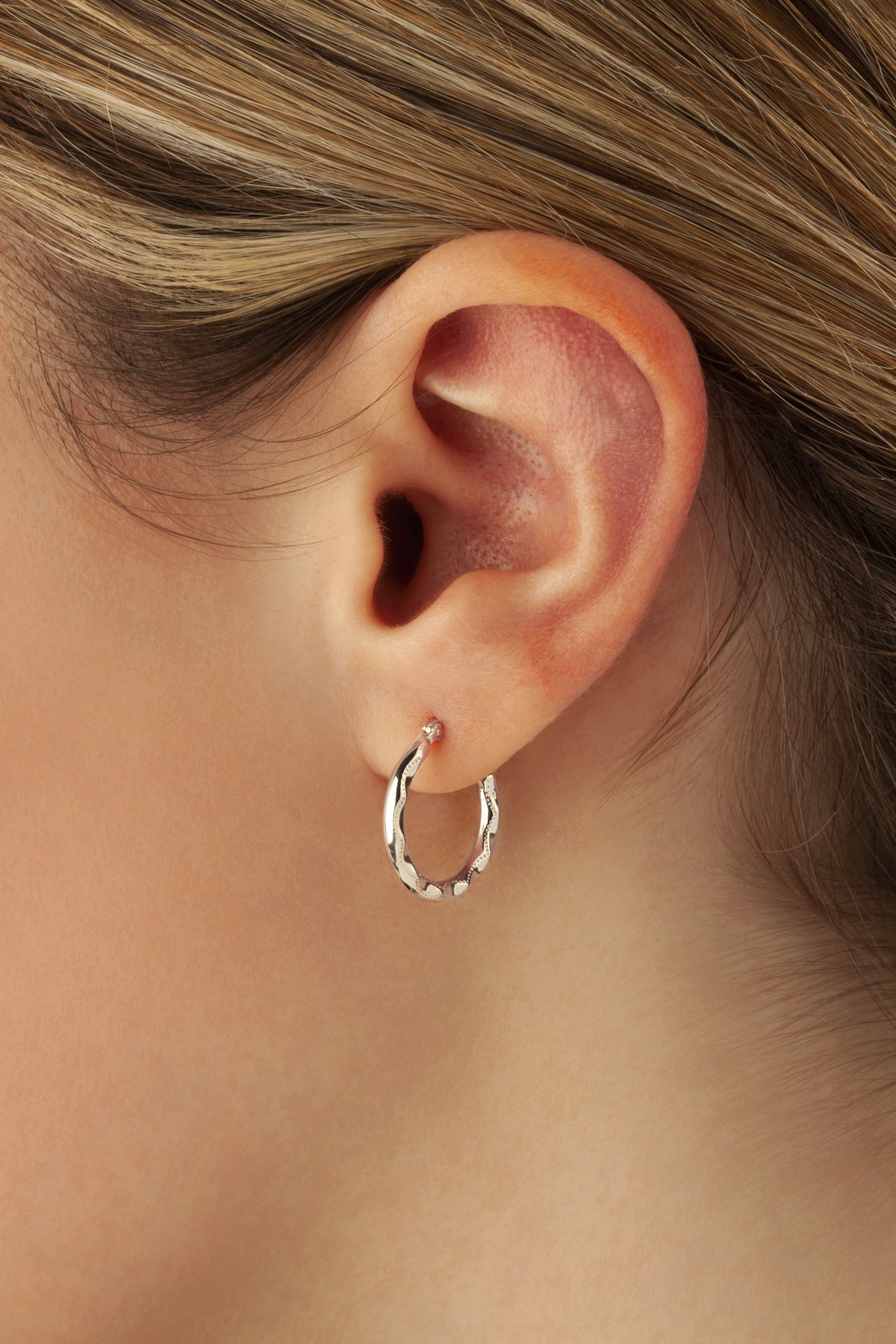 14K White Gold Sm. Fancy Shell Earrings (5169648042028)